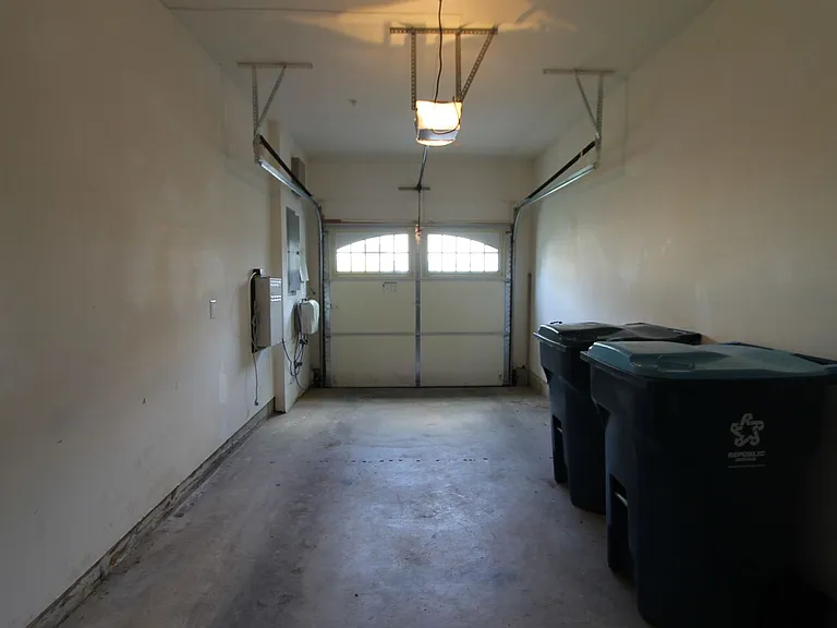 316 Ross Ct — Photo 38