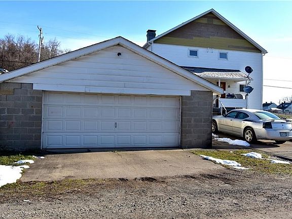 2 CAR GARAGE FOR EXTRA INCOME CAPABILITIES