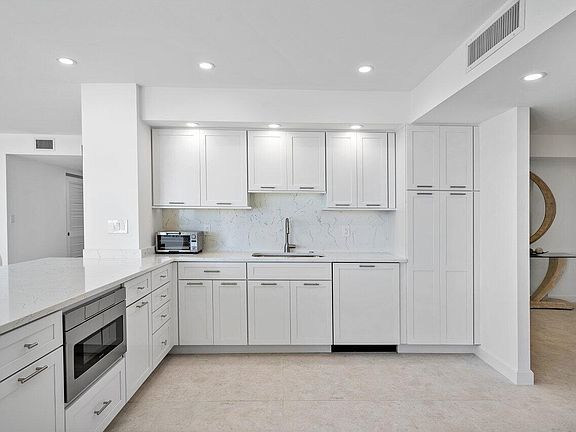 5th image of 3300 S Ocean Blvd APT 508N
