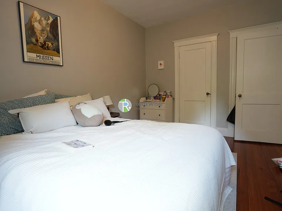 32 Claflin Rd #3
