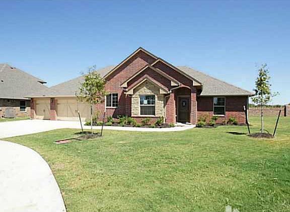 2nd image of 13600 Gentry Dr