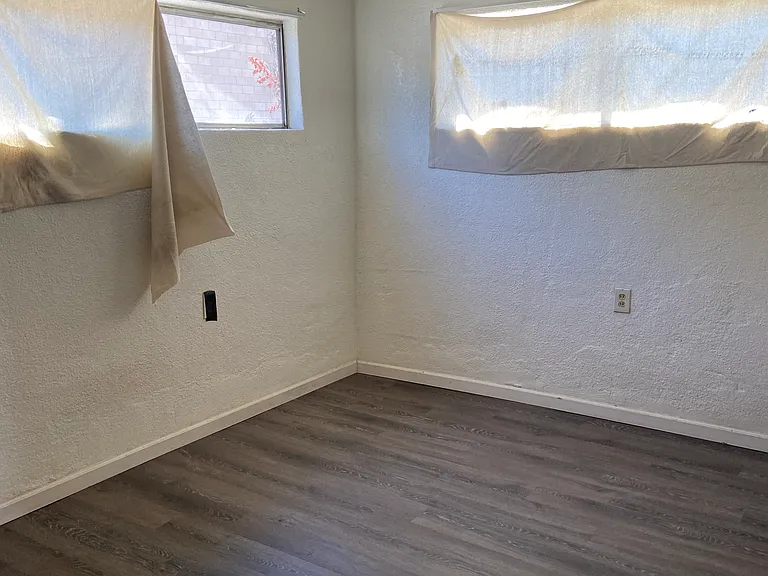 3720 Suhre St #B — Photo 4