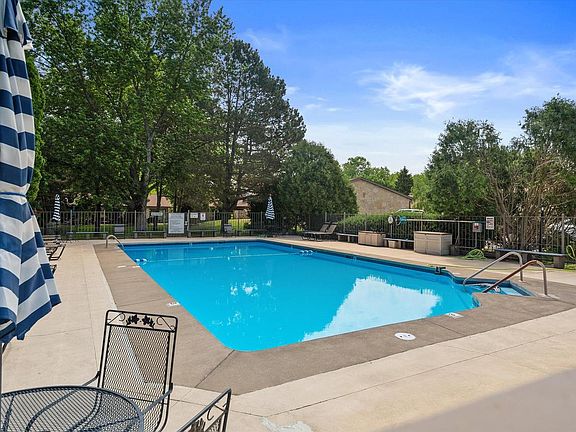 4th image of 972 Valentine ROAD
