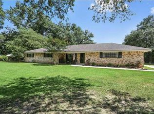 19 Alice St, Madisonville, LA 70447