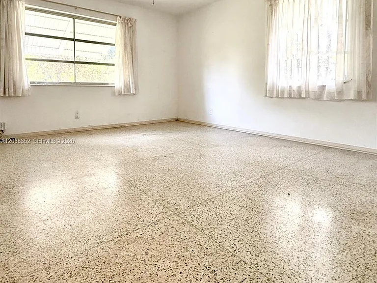 1235 Jefferson St — Photo 24