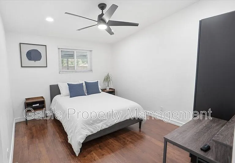27453 Santa Clarita Rd — Photo 10