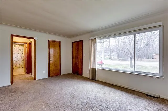 532 N Newburgh Rd — Photo 3