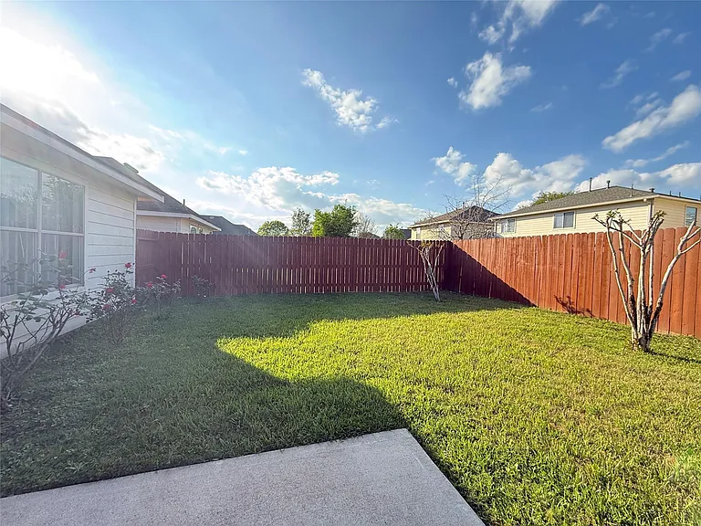 5935 Wildbriar Ln — Photo 23