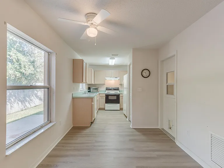 132 Marsh Island Cir — Photo 28