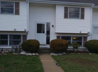 875 Mammoth Rd #104, Manchester, NH 03104