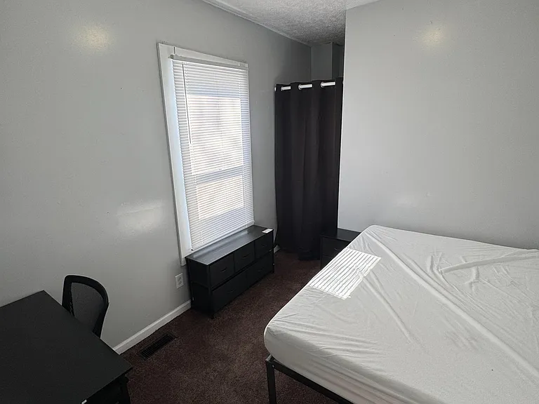 Harlan St — Photo 1