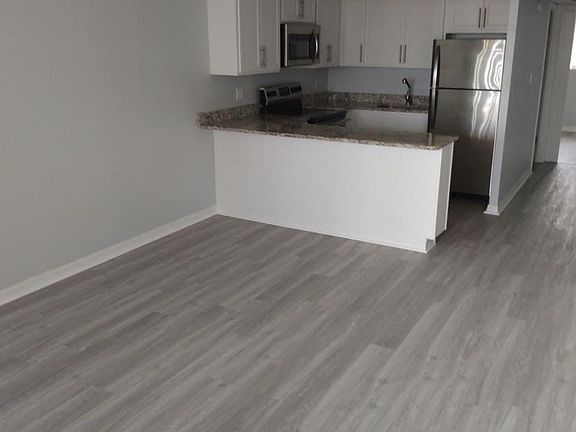 4th image of 208-494 S Atlantic Ave #208