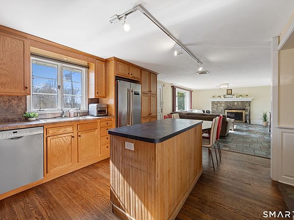 3rd image of 189 Scott Road