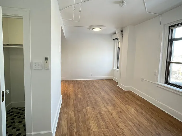 301 Main St — Photo 40