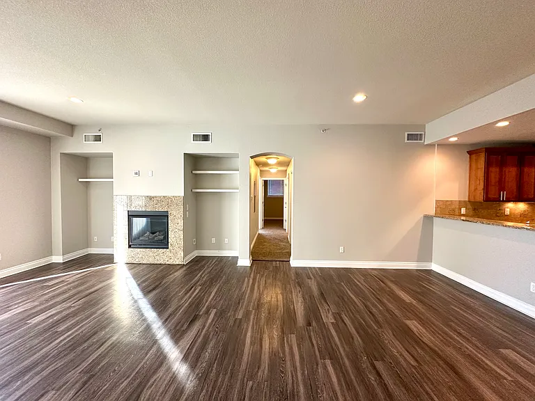 1284 N Downing St #504 — Photo 1