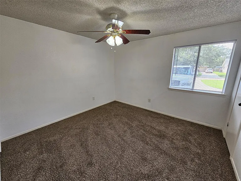 221 Palm Aire Dr — Photo 18