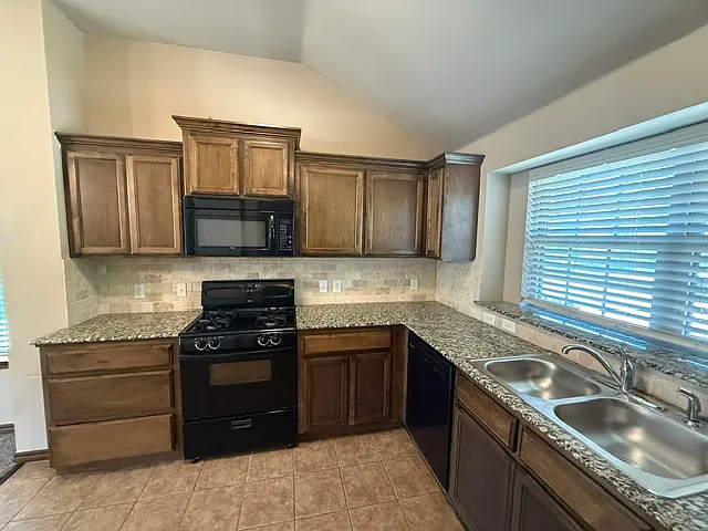 3500 Frederick Dr — Photo 32