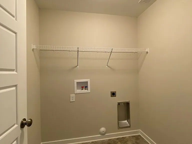 7940 Saint James Dr — Photo 34