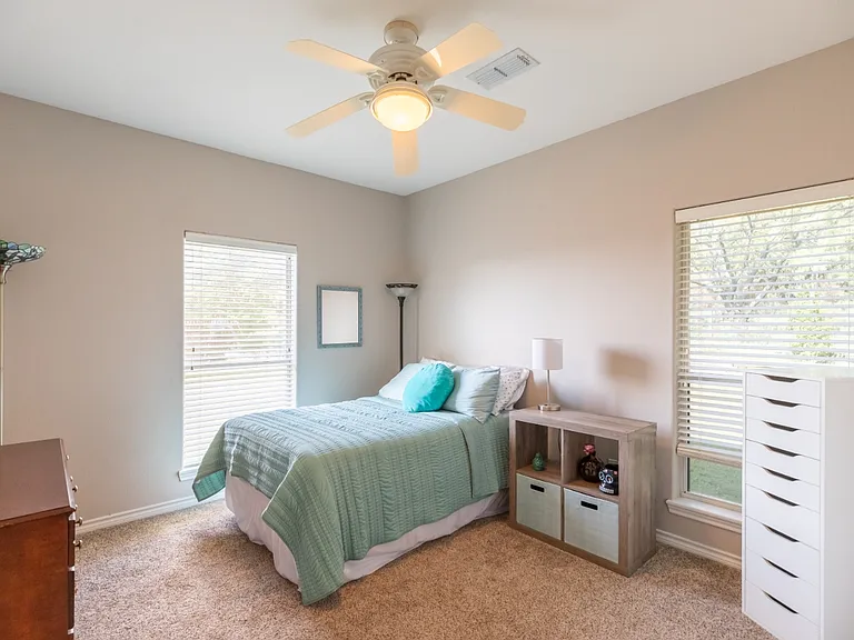 364 Alexandra Dr — Photo 25