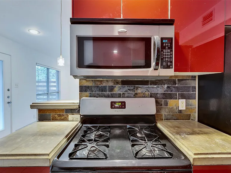 1917 Barge St #104 — Photo 8