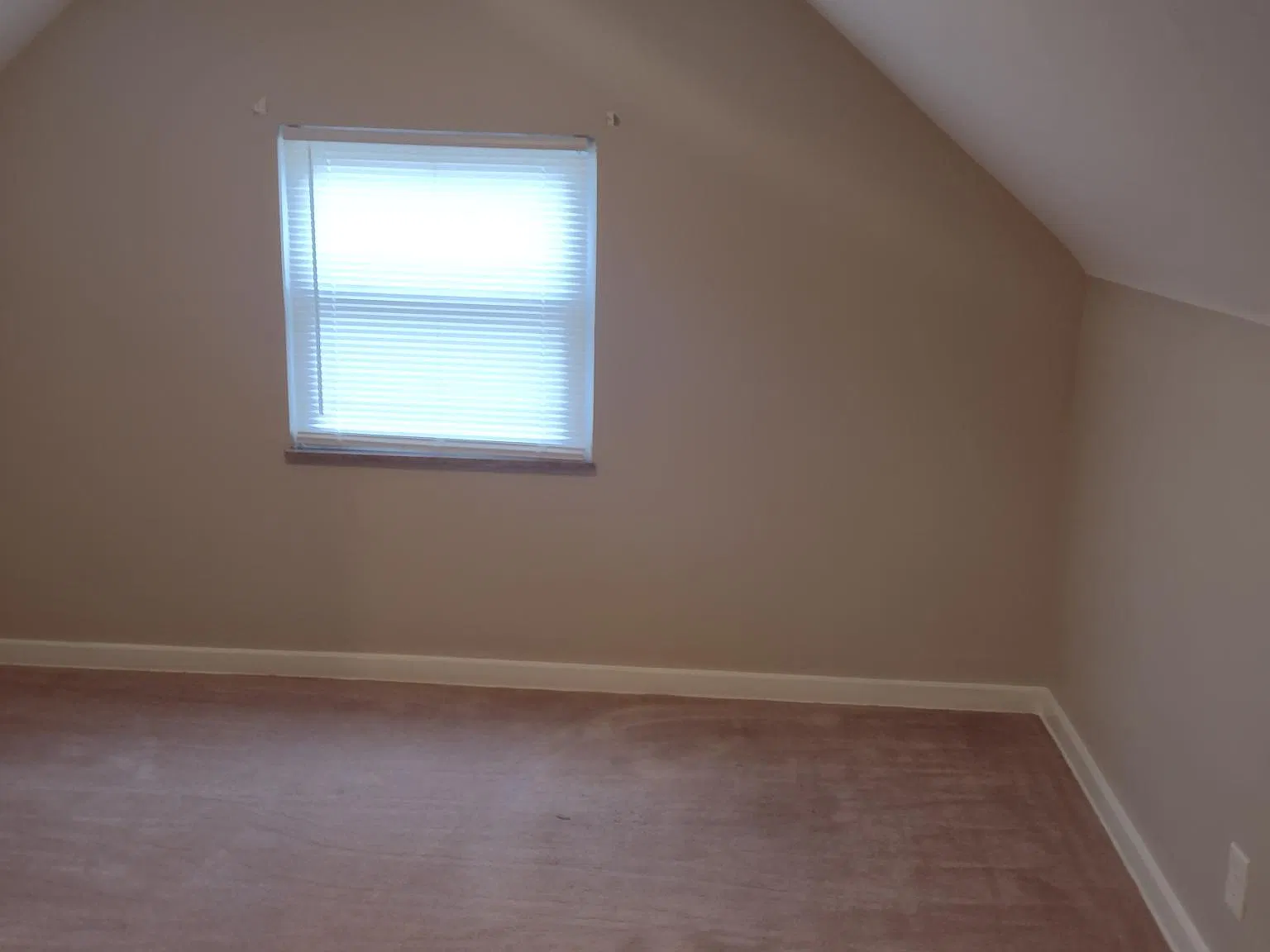 3 bed, 1170 sqft, $1,650 — Photo 1