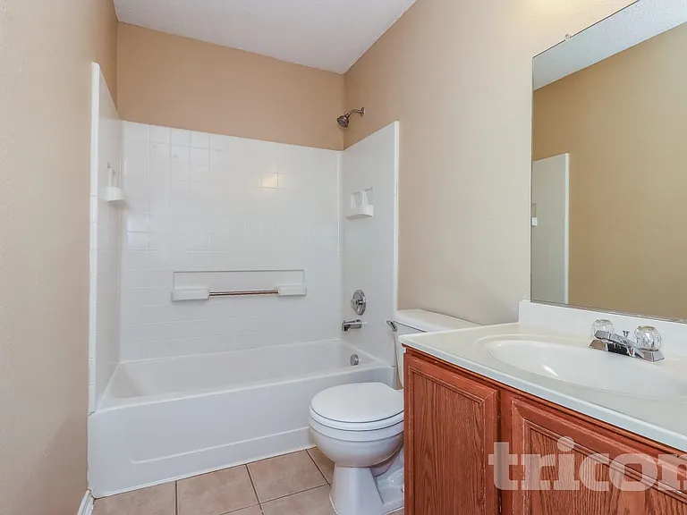 4865 Waterford Dr — Photo 15