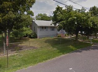 35 S Dover Ave, Somerset, NJ 08873