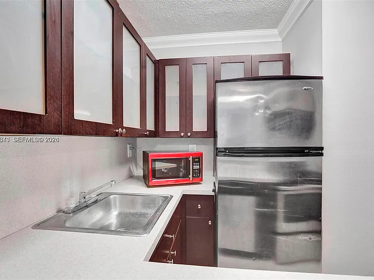 126 SW 17th Rd #601 — Photo 3