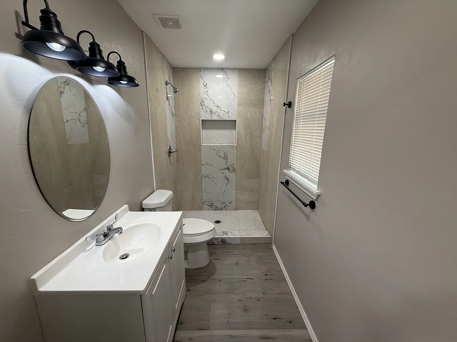 810 West 2nd Street - 1 — Photo 2