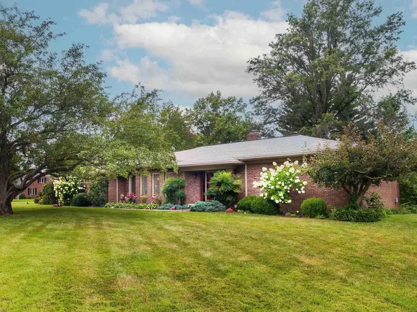 1834 Sassafras Dr, Evansville, IN 47712