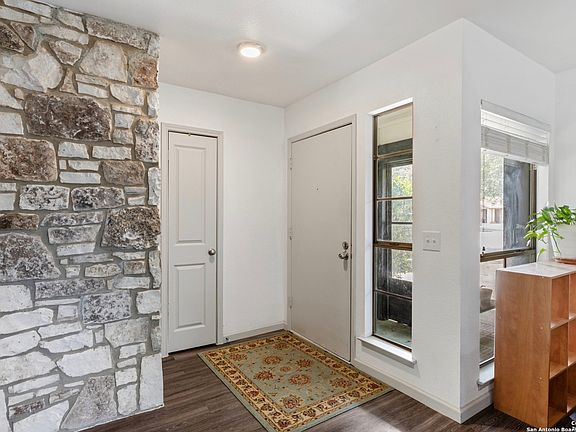 4th image of 13200 Montecito