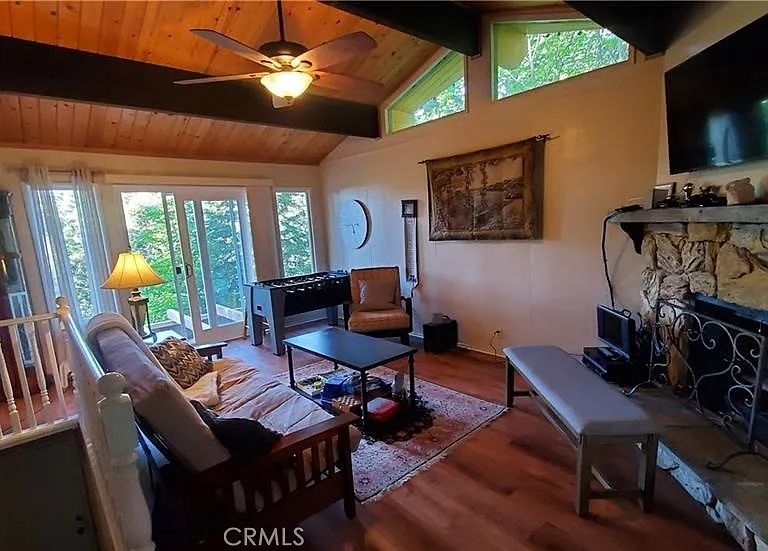 28380 Larchmont Ln — Photo 2