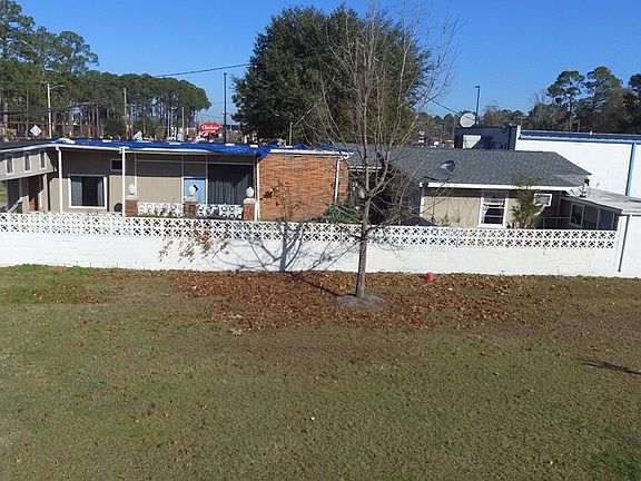 5th image of 1104 Peterson Ave S