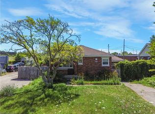 416 Queen St W, Cambridge, ON