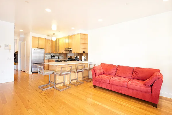 Rented by NY Casa Group | media 27