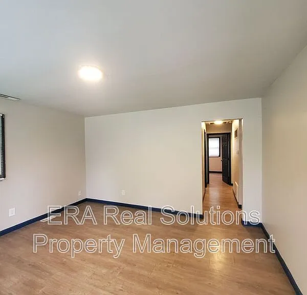 1038 14th Ave — Photo 15