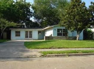 3930 Grapevine St, Houston, TX 77045