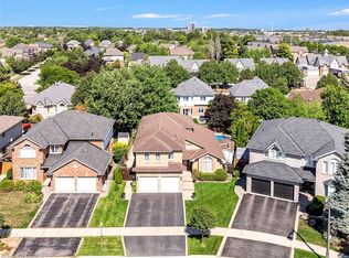 2026 Waterbridge Dr, Burlington, ON L7M4G6