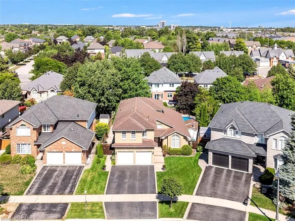 2026 Waterbridge Dr, Burlington, ON L7M 4G6