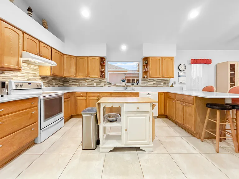 93 Palermo Pl — Photo 7