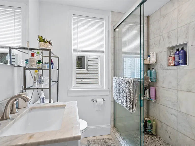7 Hallam St #3 — Photo 8