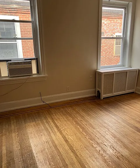 2035 Walnut St #3R — Photo 3
