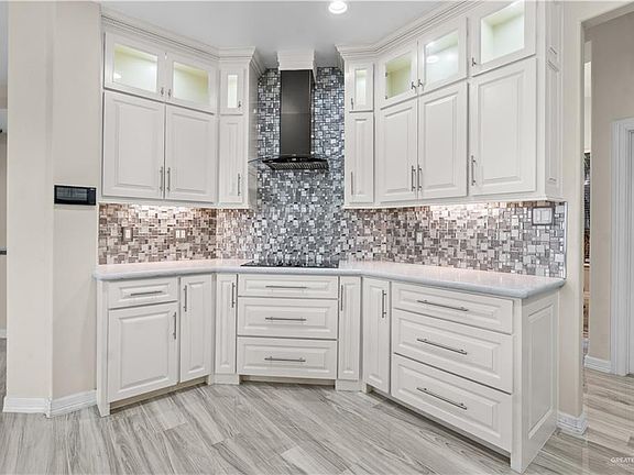 3rd image of 3514 Los Lagos Dr