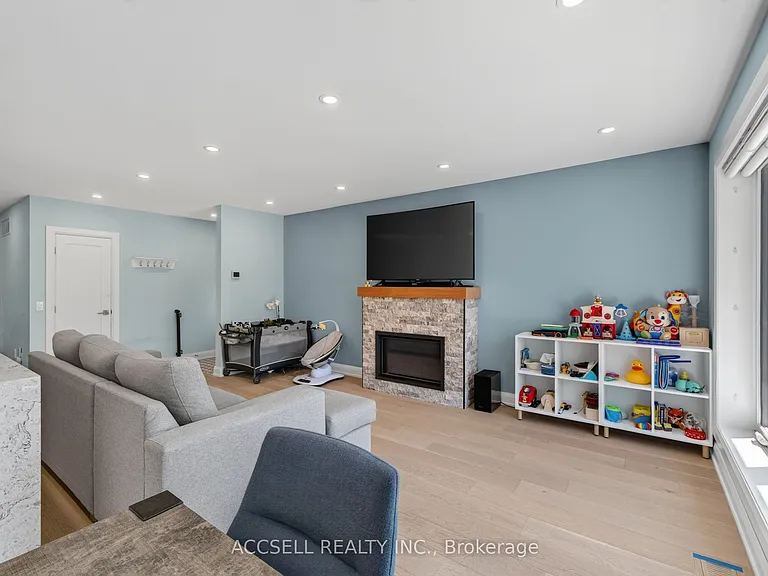 10 Sylla Ave — Photo 15