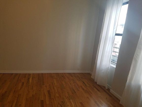3rd image of 1065 Edison Ave #12