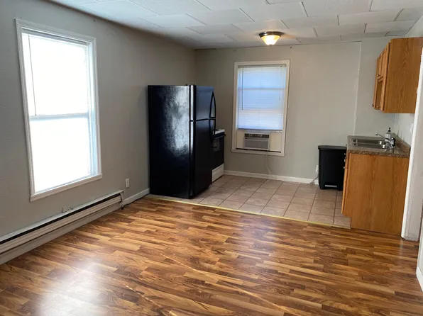 134 N Main St #B, Washington, IL 61571