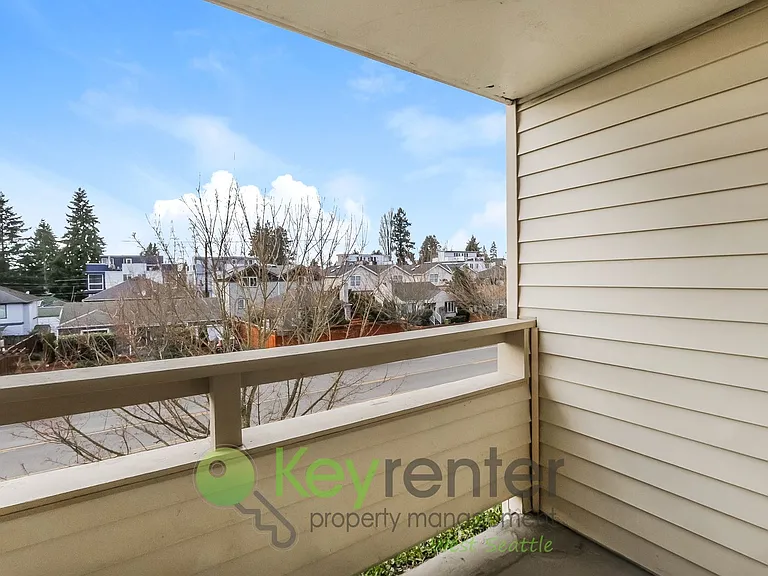 6042 Fauntleroy Way SW — Photo 40