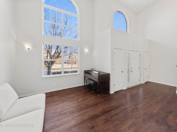 3rd image of 24801 Emerald Ave