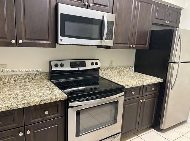 1 bed, 1.0 bath, $1,600 — Photo 3