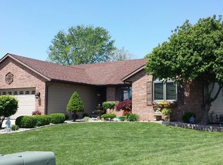 8201 Stirrup Ln, Springfield, IL 62712